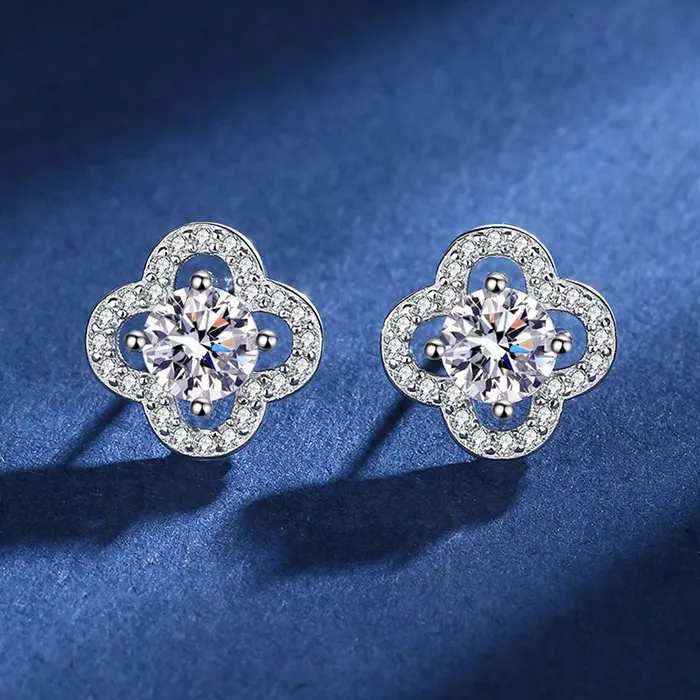 Trendolla Jewelry Earrings Four Leaf Clover Moissanite Stud Earrings