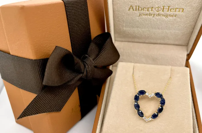 Albert Hern Necklaces Pendant Heart Shape 18kt Gold