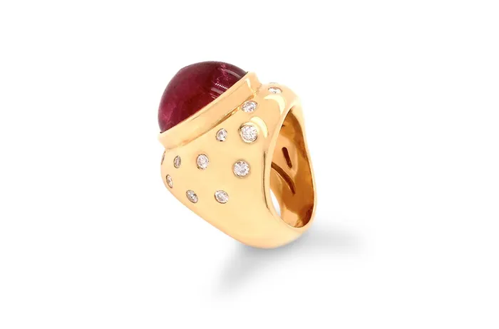 Rings Albert Hern Ring 18kt Yellow Gold Rubilite Cabochon Diamonds